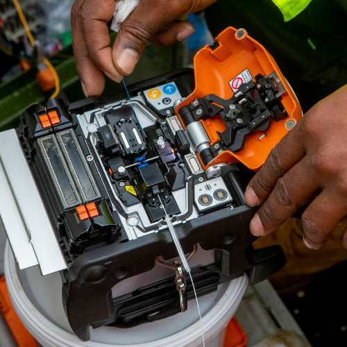 fibre splicing machine